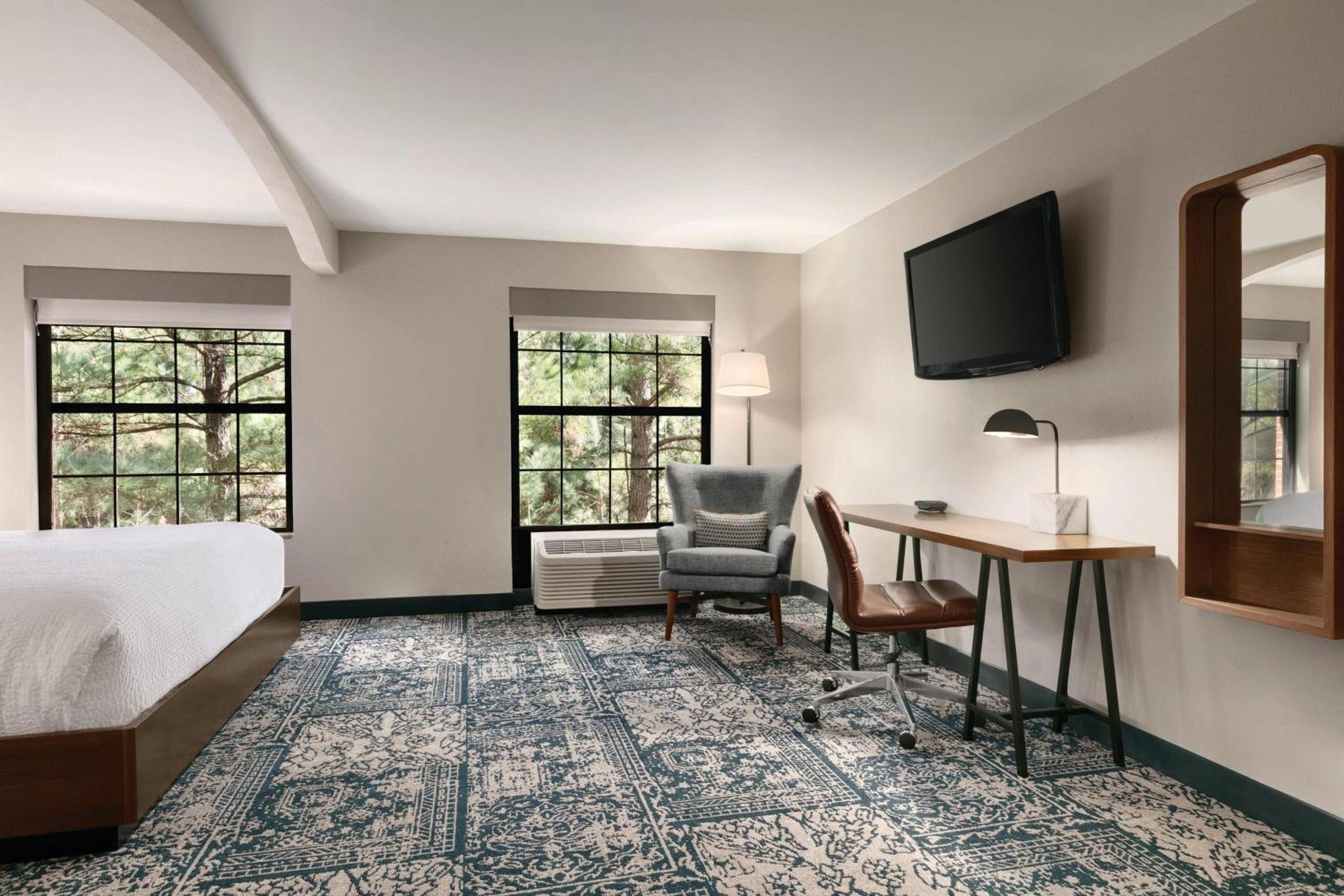 Four Points By Sheraton Raleigh Arena Экстерьер фото