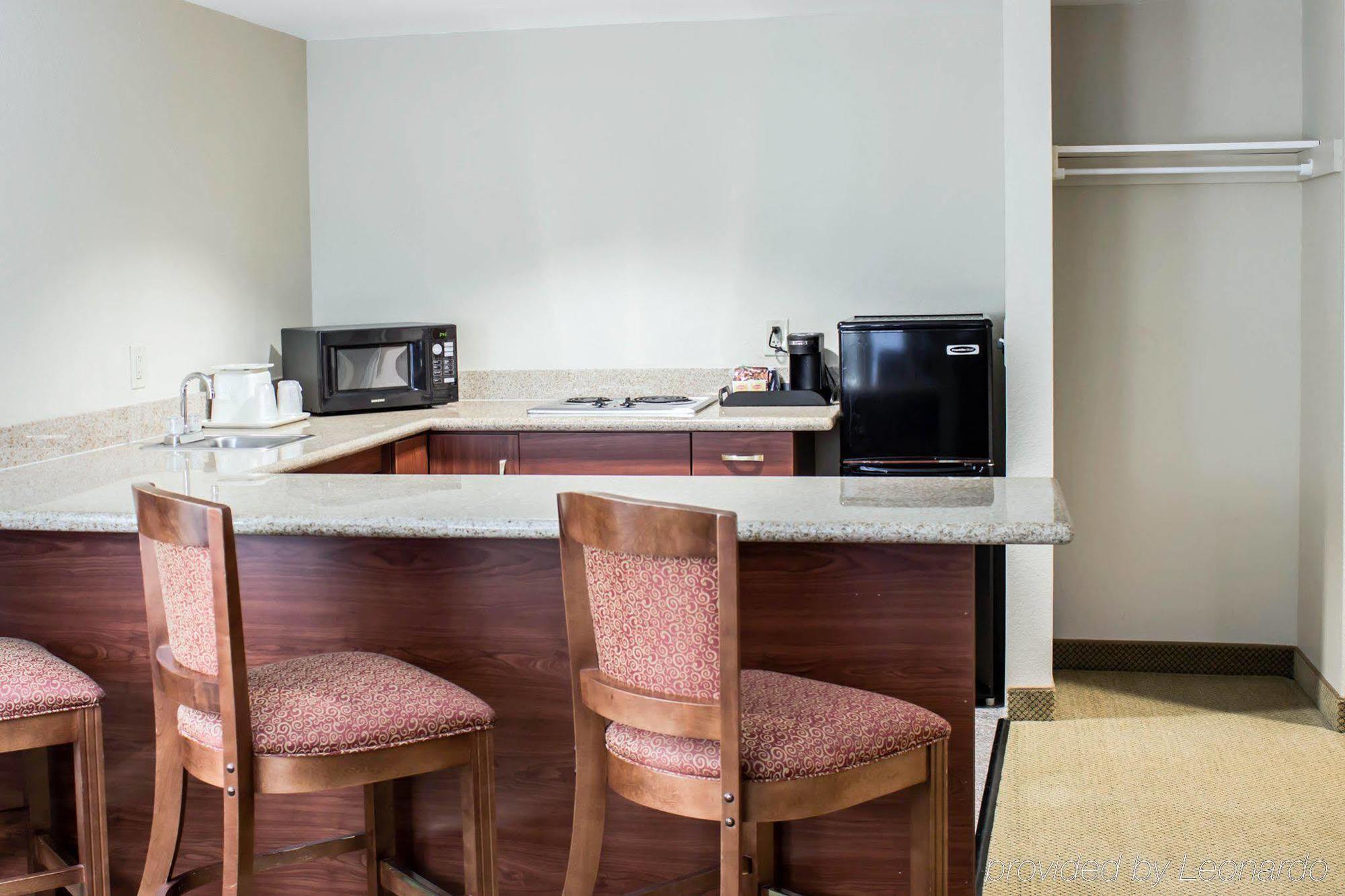 Four Points By Sheraton Raleigh Arena Экстерьер фото