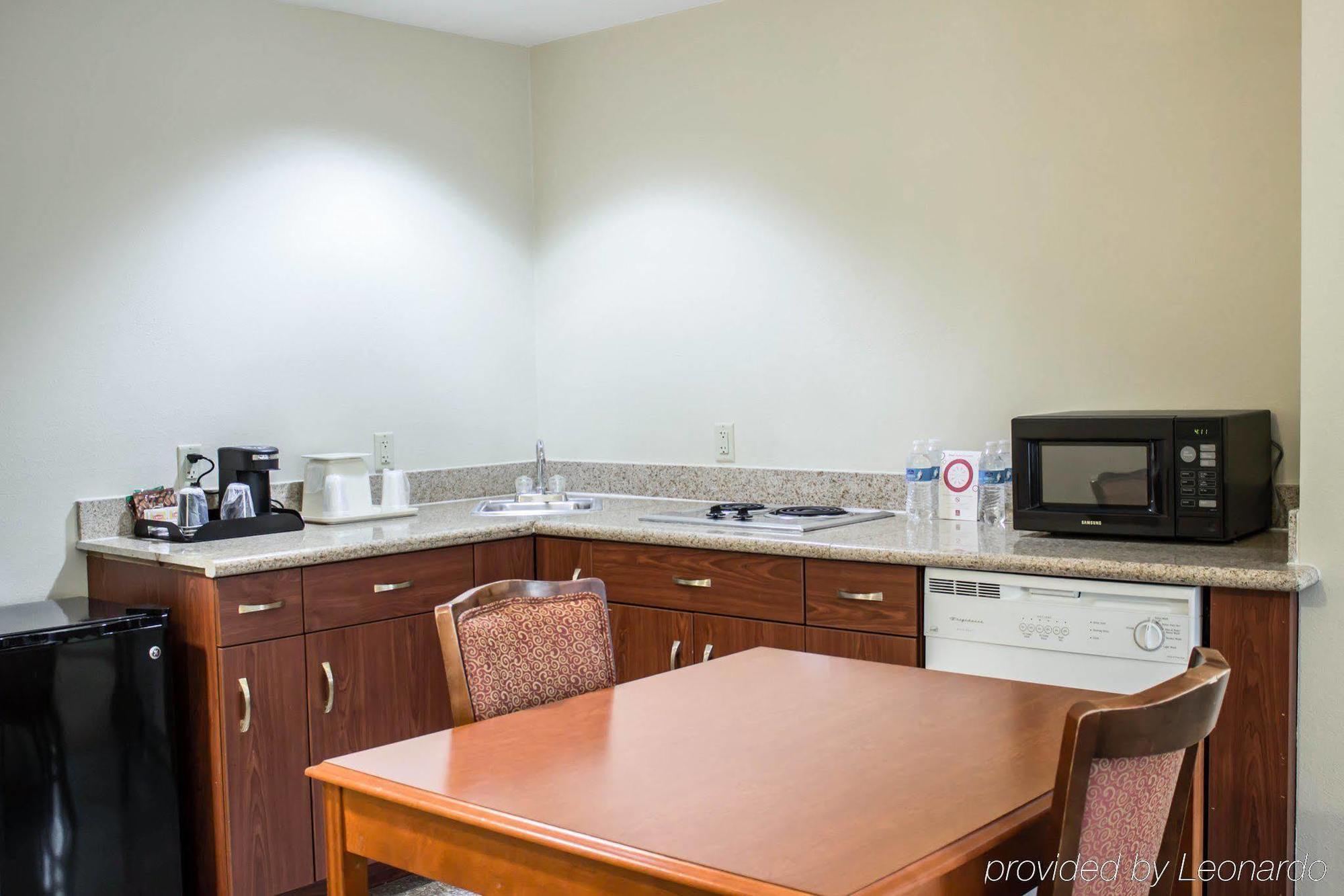 Four Points By Sheraton Raleigh Arena Экстерьер фото